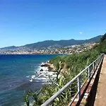 아파트 A Marina On Sanremo Seaside *