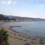 아파트 A Marina On Sanremo Seaside *